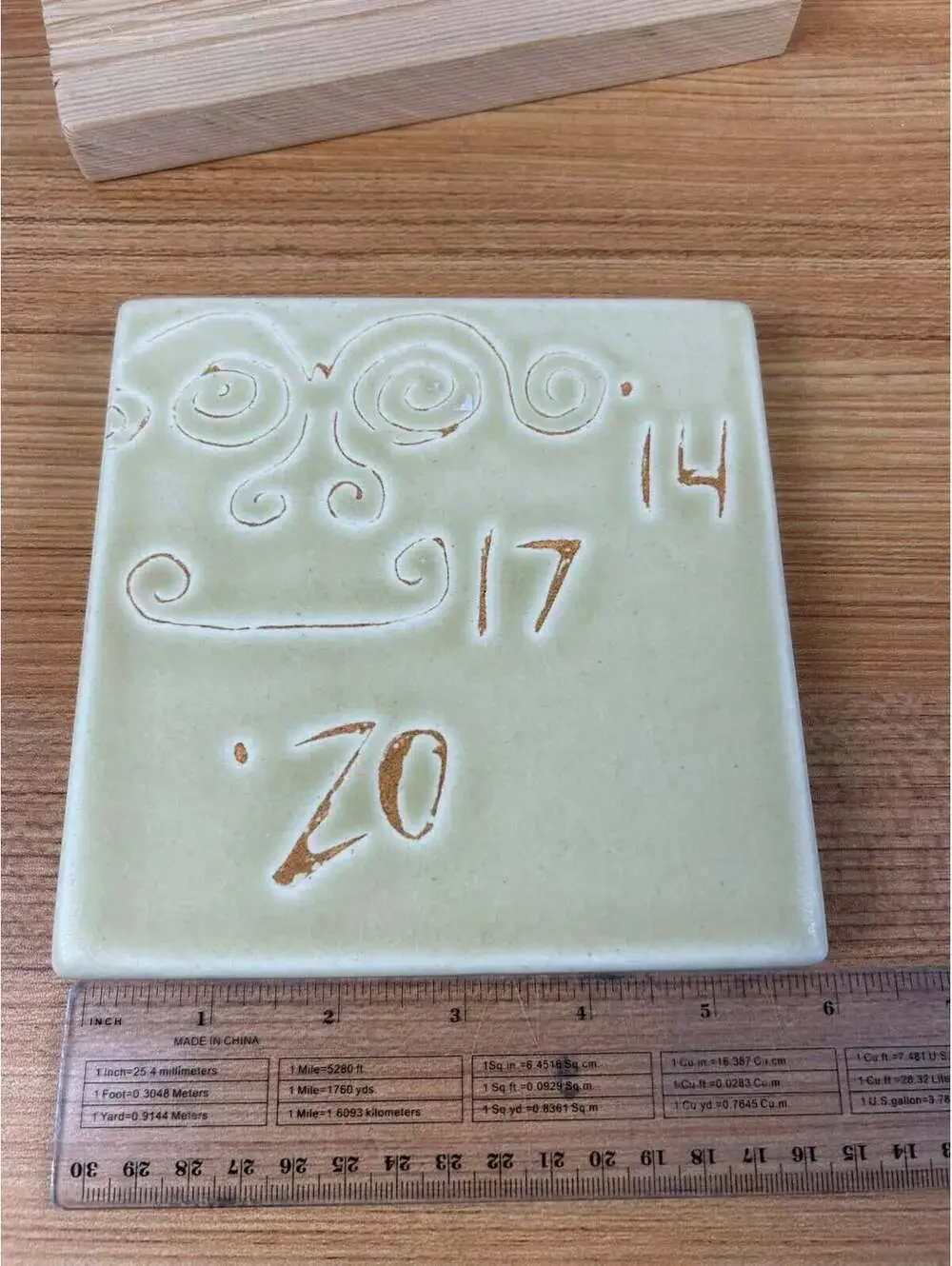Motawi Tileworks Art Pottery Yellow Beige Happy Face Factory Test Tile 6X6